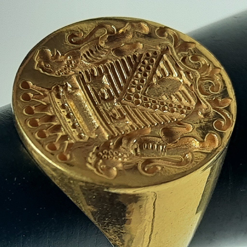 916 gold ring